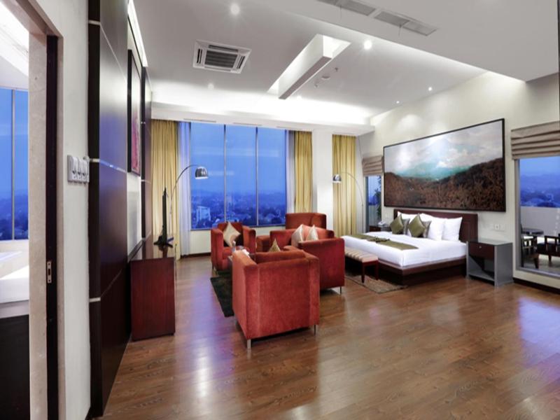 Grand Candi Hotel Семаранг Екстериор снимка