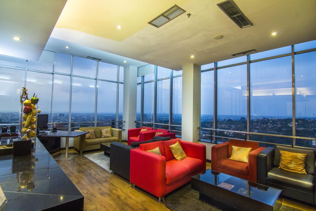 Grand Candi Hotel Семаранг Екстериор снимка