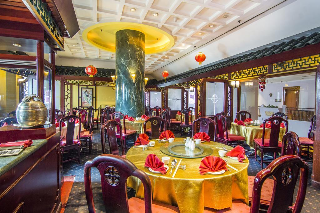 Grand Candi Hotel Семаранг Екстериор снимка