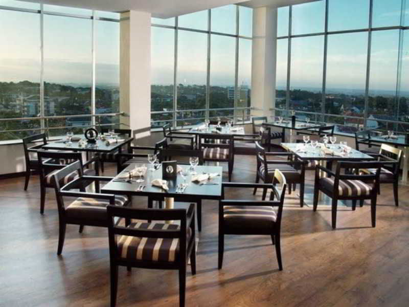 Grand Candi Hotel Семаранг Екстериор снимка