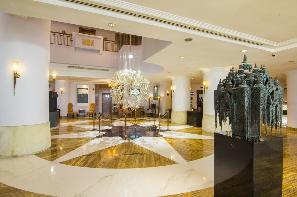 Grand Candi Hotel Семаранг Екстериор снимка