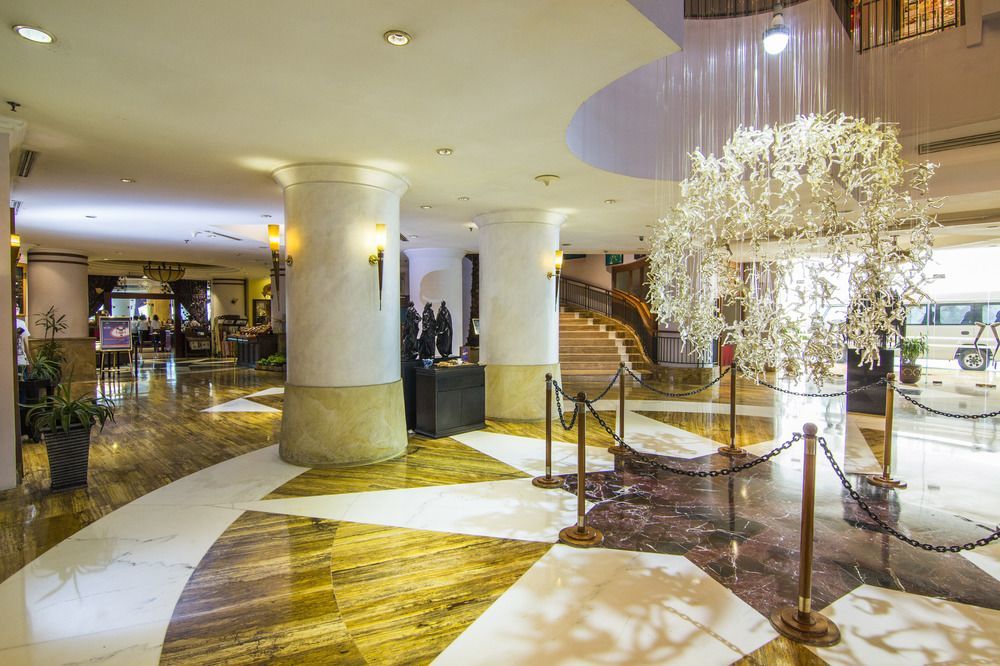 Grand Candi Hotel Семаранг Екстериор снимка