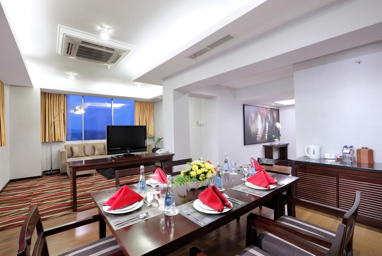 Grand Candi Hotel Семаранг Екстериор снимка