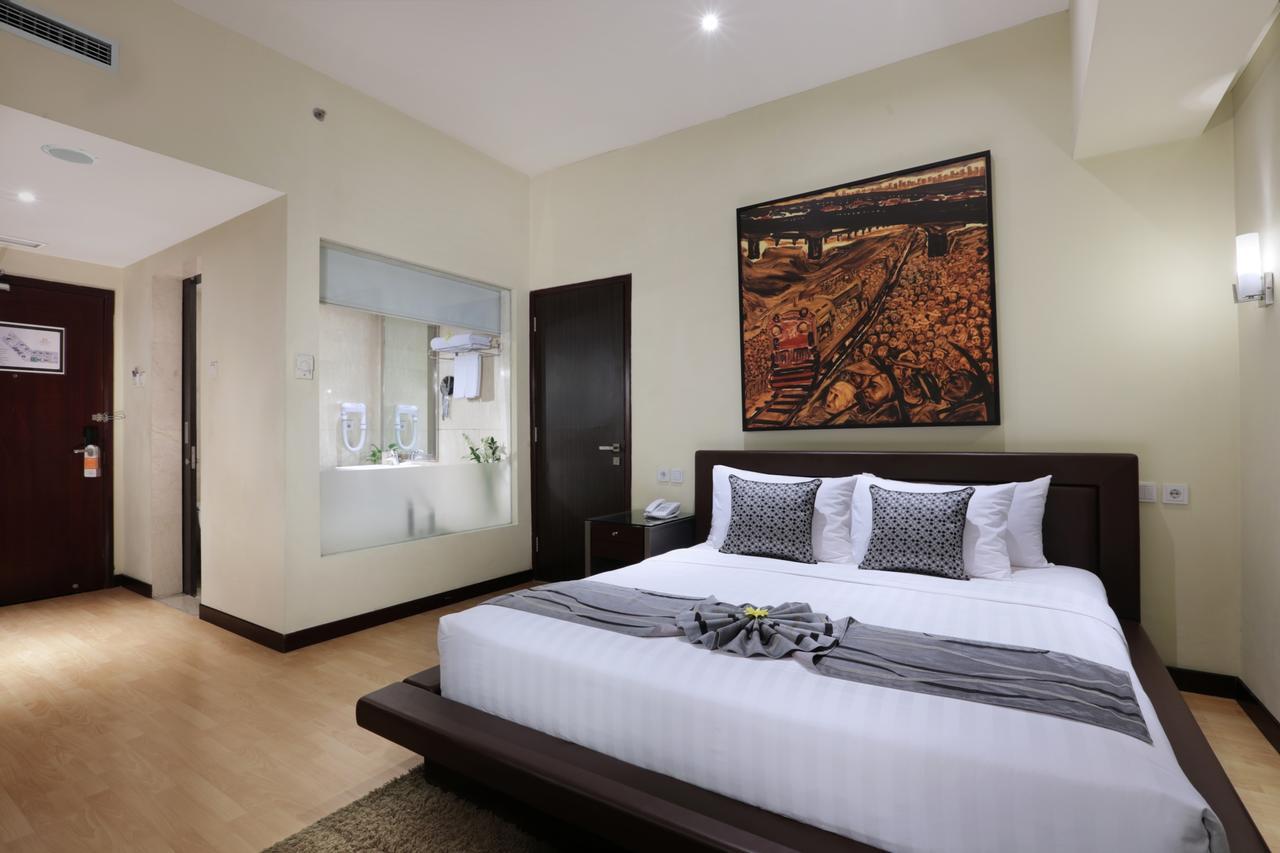 Grand Candi Hotel Семаранг Екстериор снимка