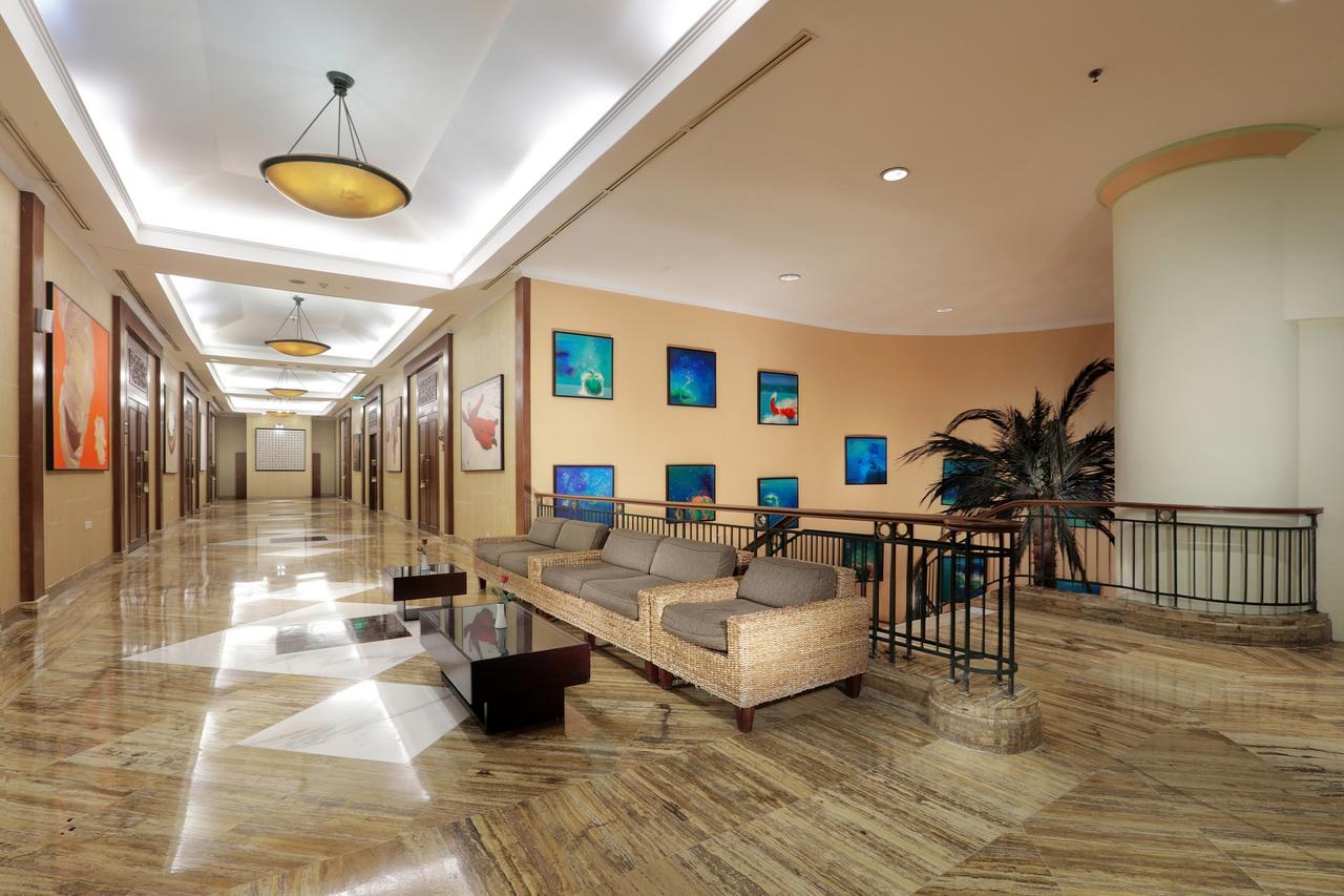 Grand Candi Hotel Семаранг Екстериор снимка