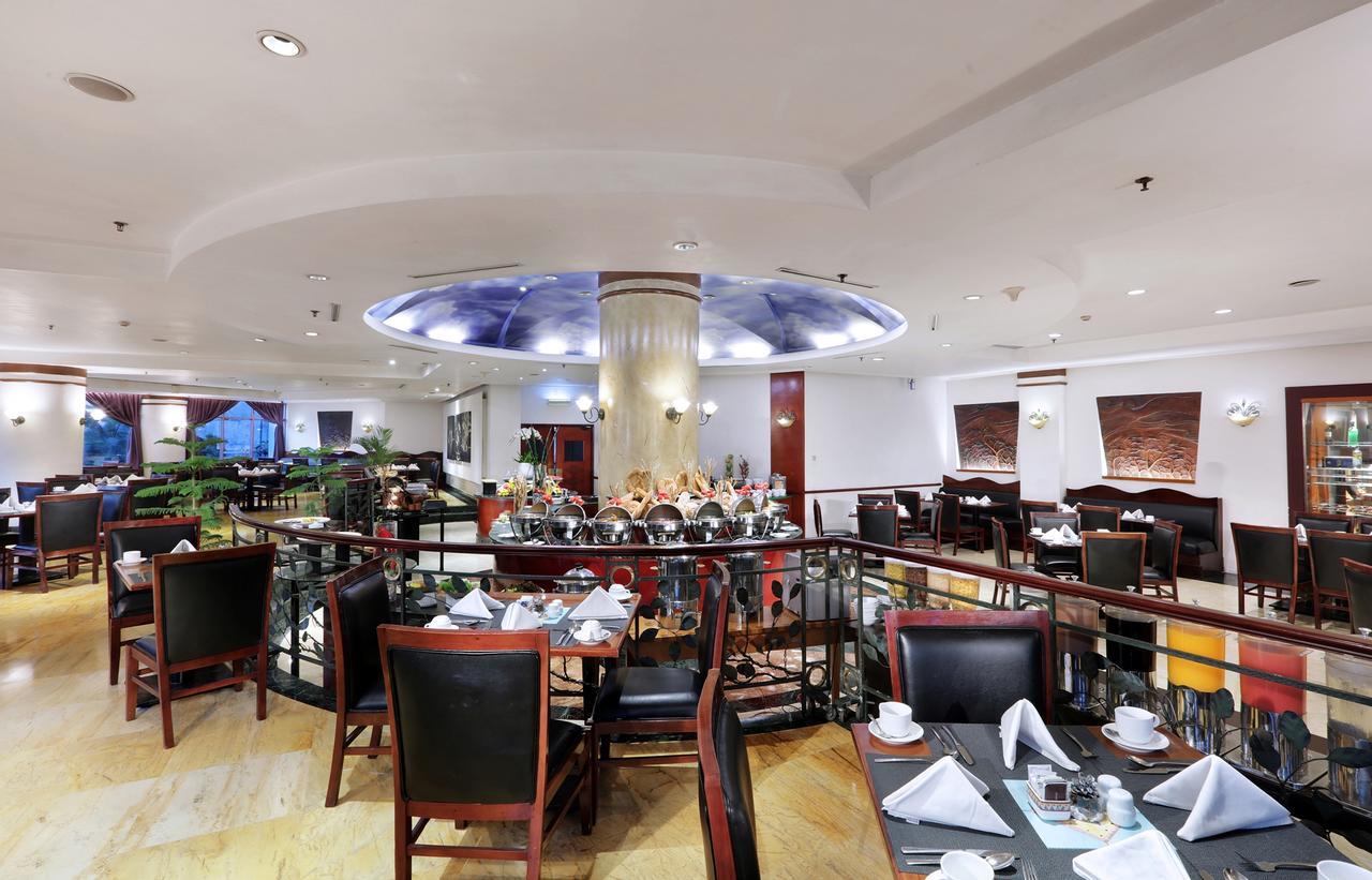 Grand Candi Hotel Семаранг Екстериор снимка