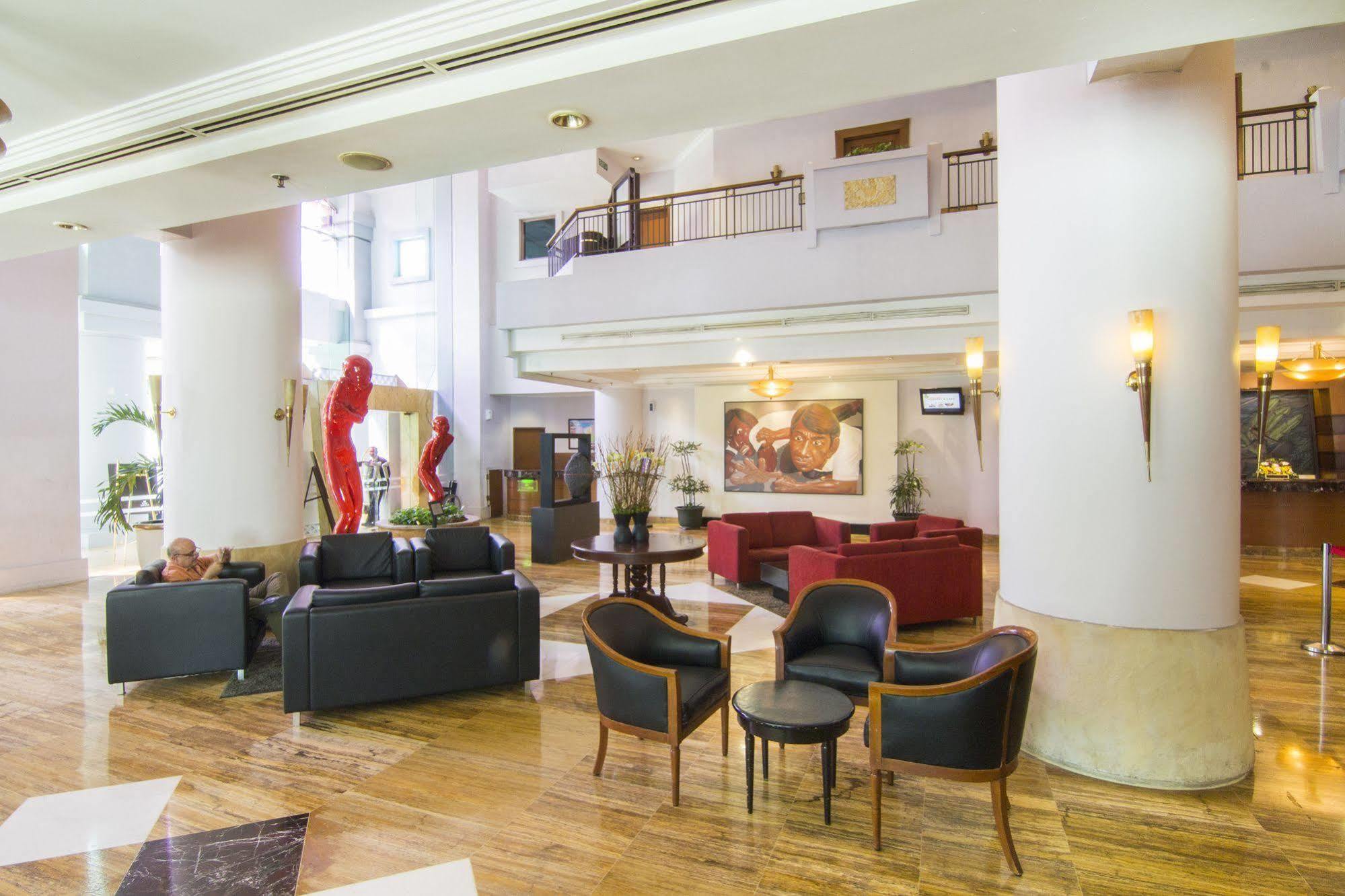 Grand Candi Hotel Семаранг Екстериор снимка
